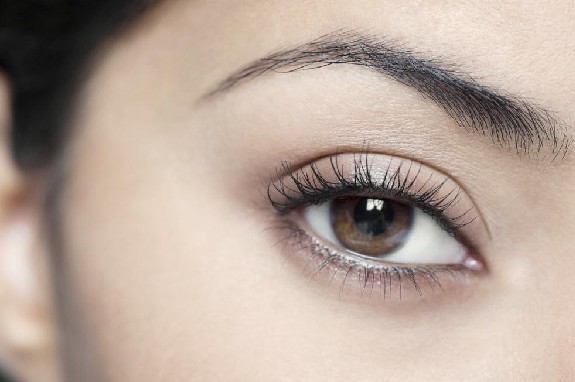 开眼角手术疼不疼,开眼角的安全性,开眼角整形