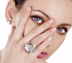 去黑眼圈要麻醉吗 