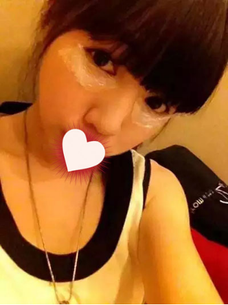 不夸张 这位MM丰卧蚕后真的超甜美!