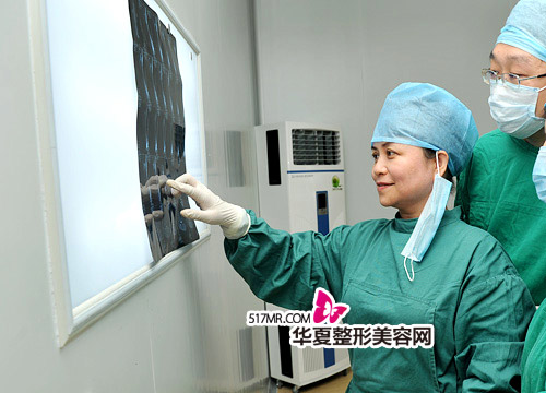 眼部整形修复网*家专访王红玮主任