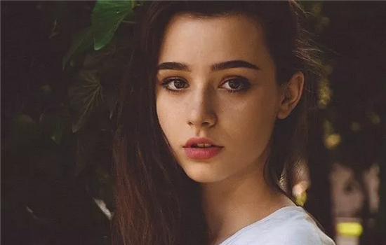 深圳做卧蚕需要多少钱