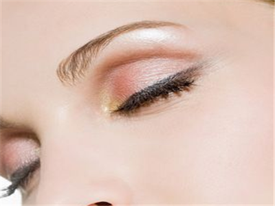 开眼角手术能让小眼变美吗