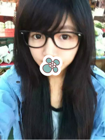 不夸张 这位MM丰卧蚕后真的超甜美!