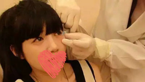 不夸张 这位MM丰卧蚕后真的超甜美!