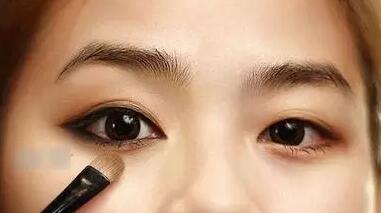 怎么画开眼角妆