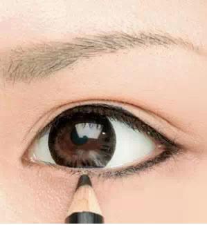 怎样画开眼角妆