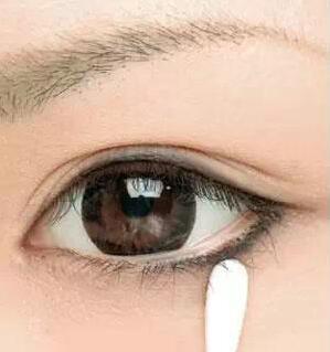 怎样画开眼角妆