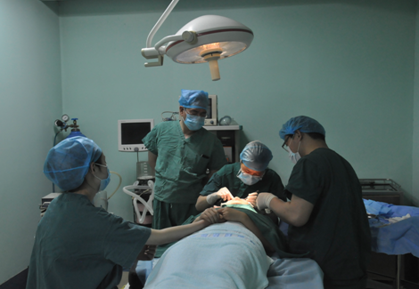 割双眼皮+开内眼角 “假小子”焱焱成功蜕变