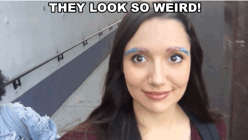 给眉毛点颜色看看？