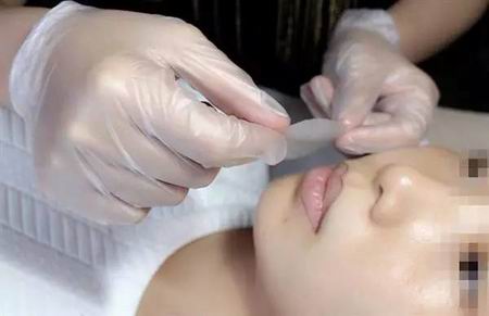 韩式半永久果冻唇